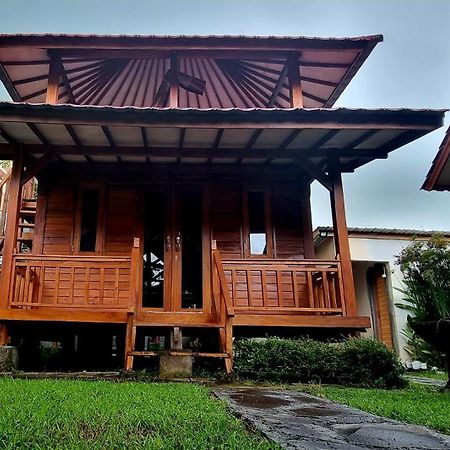 Mayeka Transit Hostel Bandara Internasional Lombok 普拉亚 外观 照片