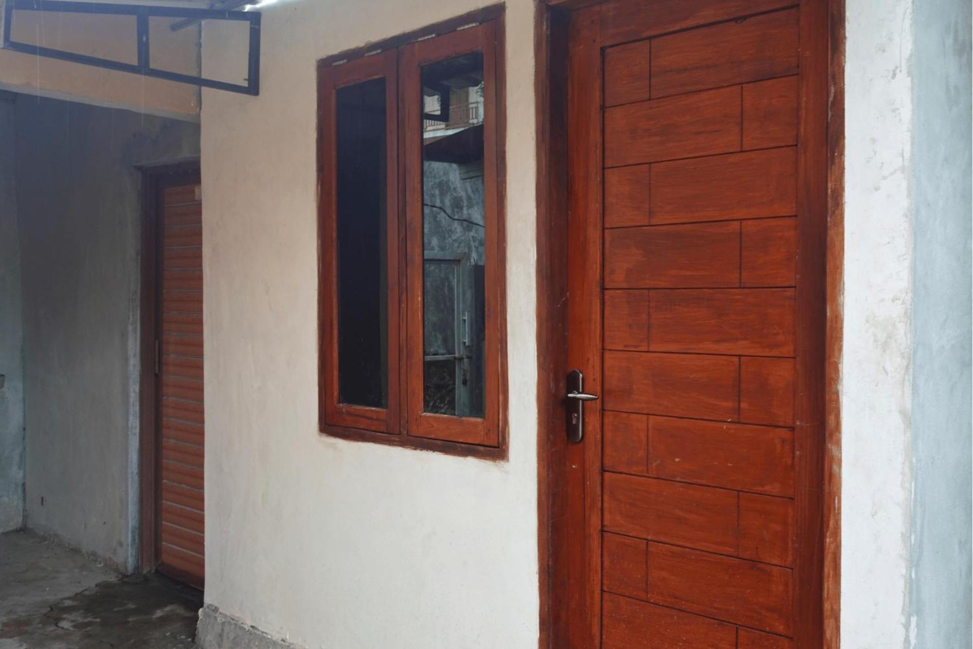 Mayeka Transit Hostel Bandara Internasional Lombok 普拉亚 外观 照片