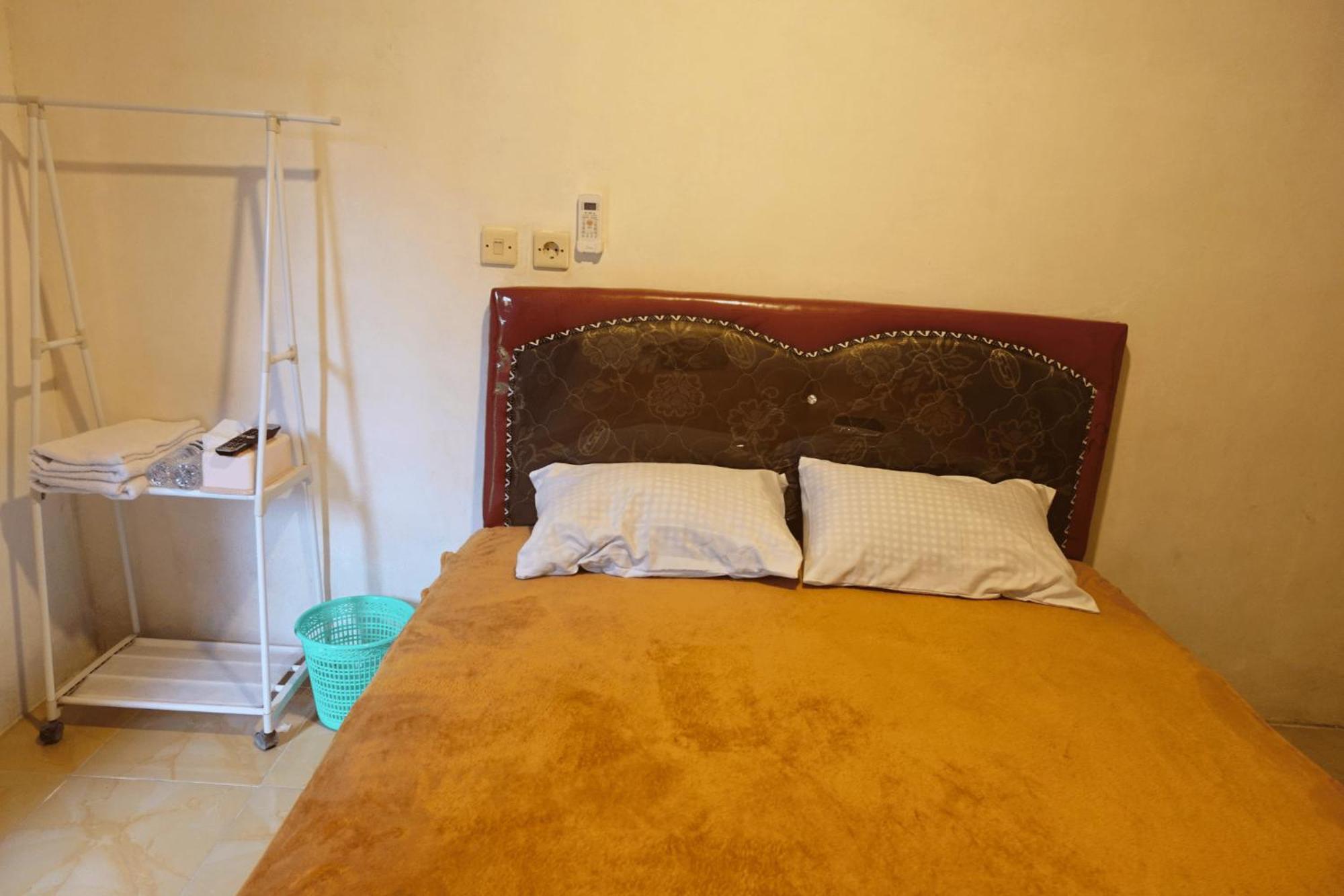 Mayeka Transit Hostel Bandara Internasional Lombok 普拉亚 外观 照片