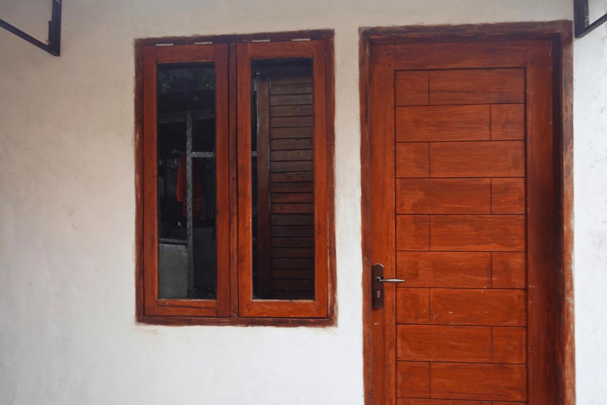 Mayeka Transit Hostel Bandara Internasional Lombok 普拉亚 外观 照片