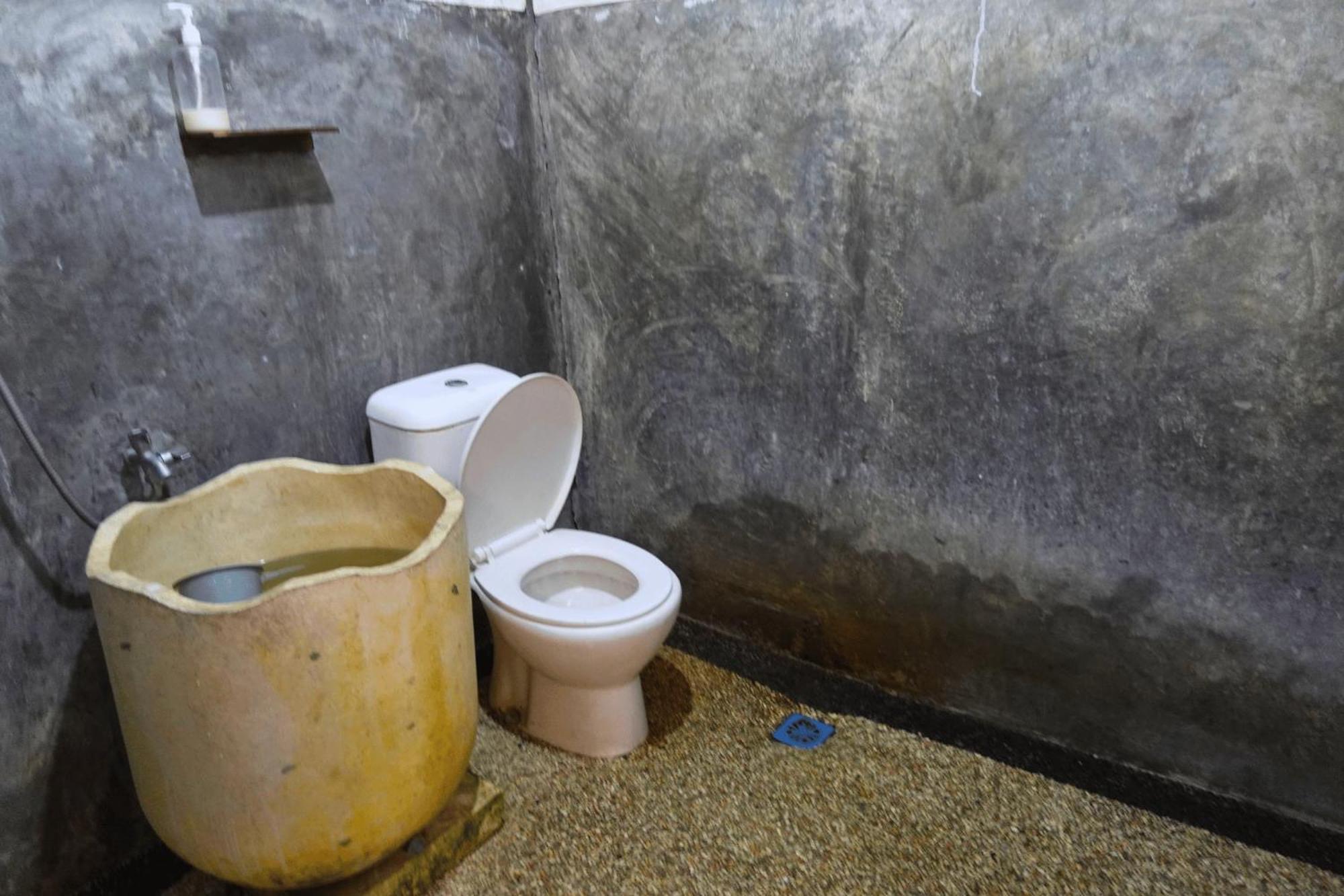 Mayeka Transit Hostel Bandara Internasional Lombok 普拉亚 外观 照片