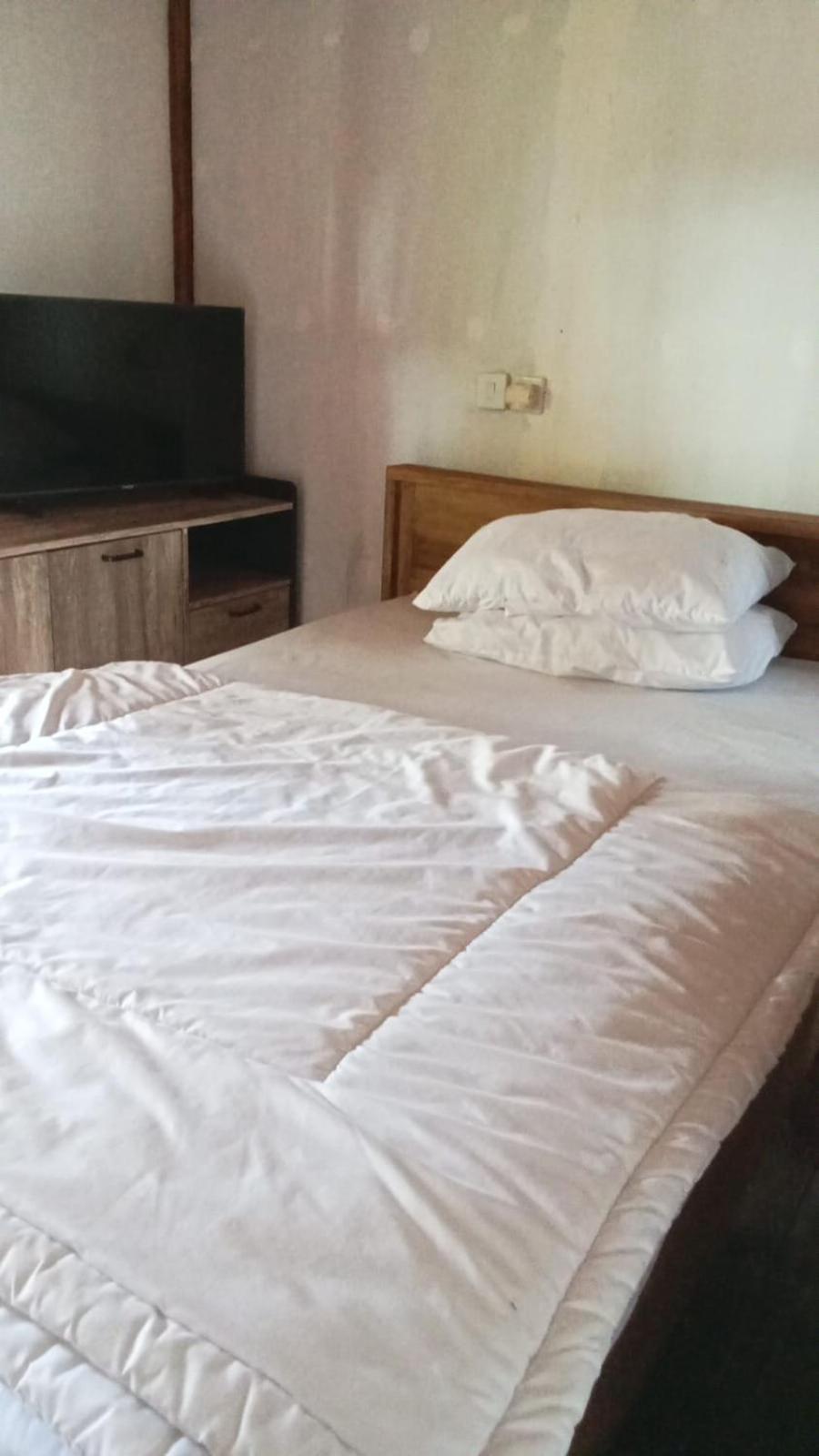 Mayeka Transit Hostel Bandara Internasional Lombok 普拉亚 客房 照片