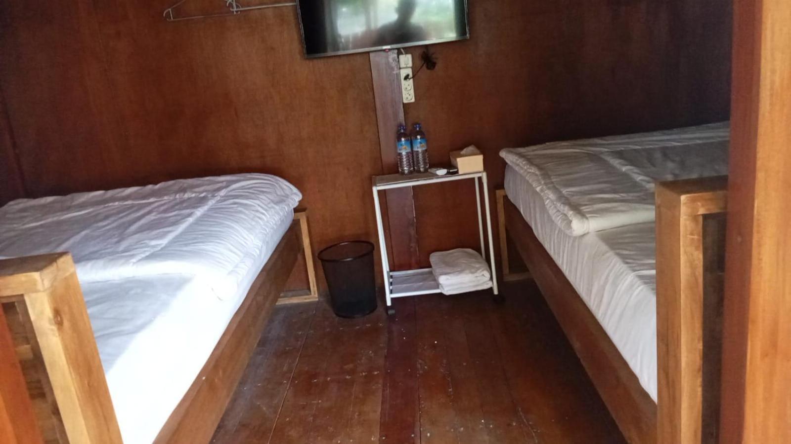 Mayeka Transit Hostel Bandara Internasional Lombok 普拉亚 客房 照片