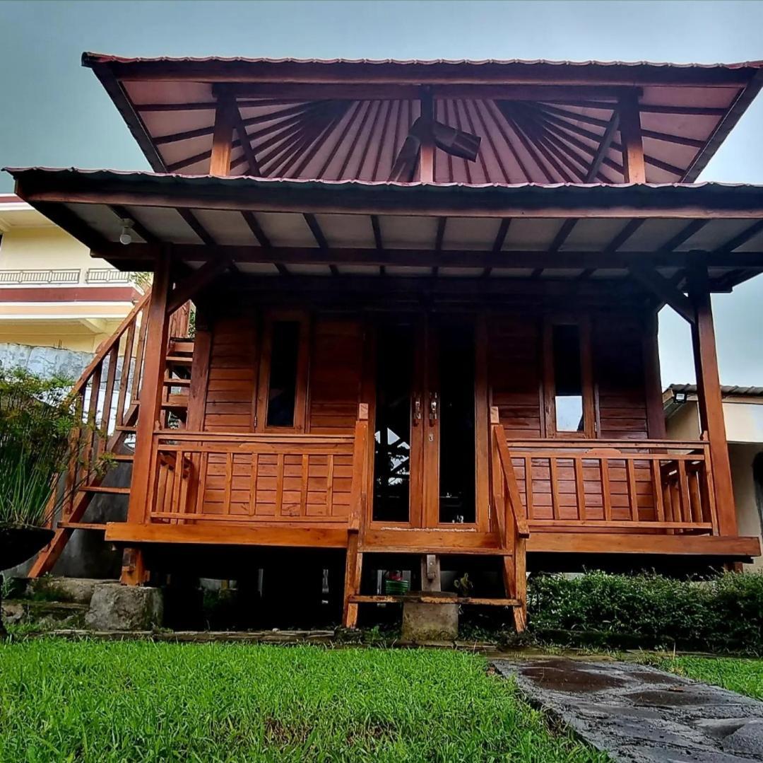 Mayeka Transit Hostel Bandara Internasional Lombok 普拉亚 外观 照片