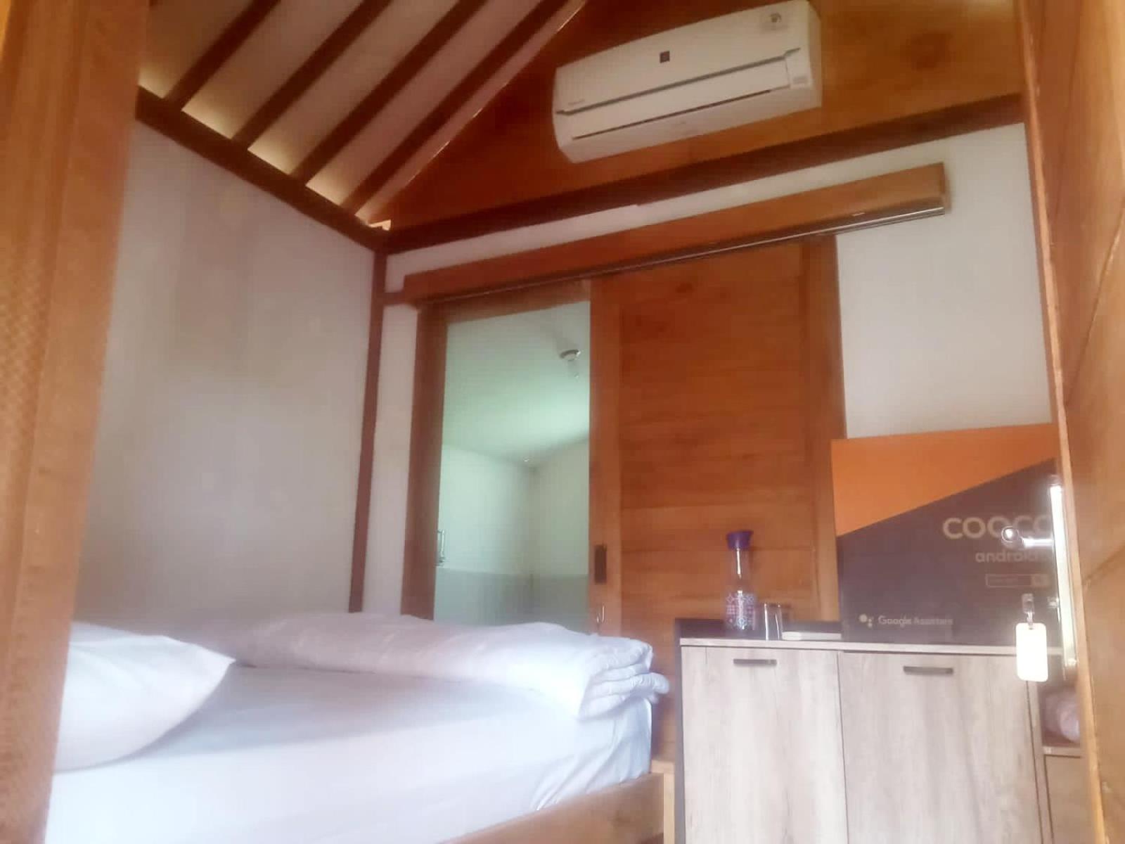 Mayeka Transit Hostel Bandara Internasional Lombok 普拉亚 外观 照片