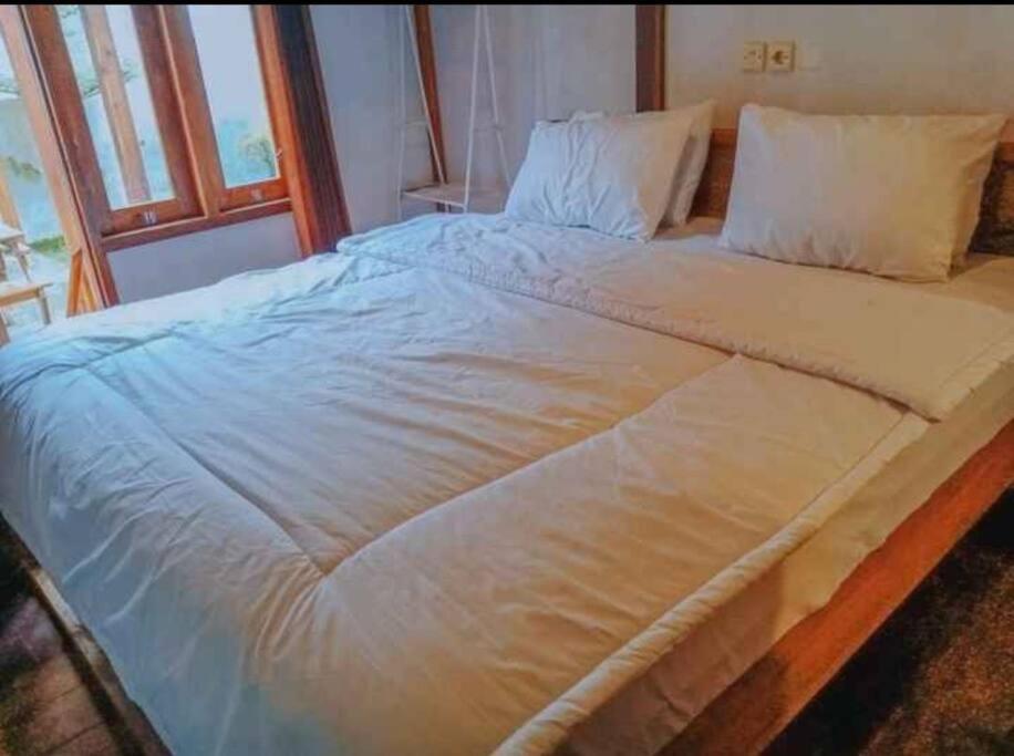 Mayeka Transit Hostel Bandara Internasional Lombok 普拉亚 外观 照片