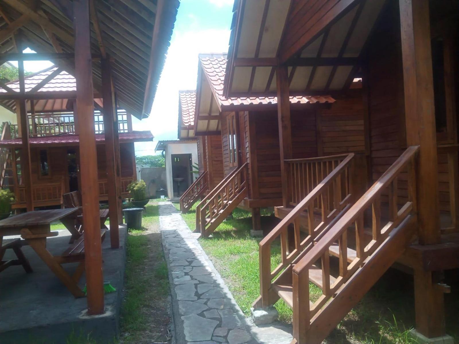 Mayeka Transit Hostel Bandara Internasional Lombok 普拉亚 外观 照片