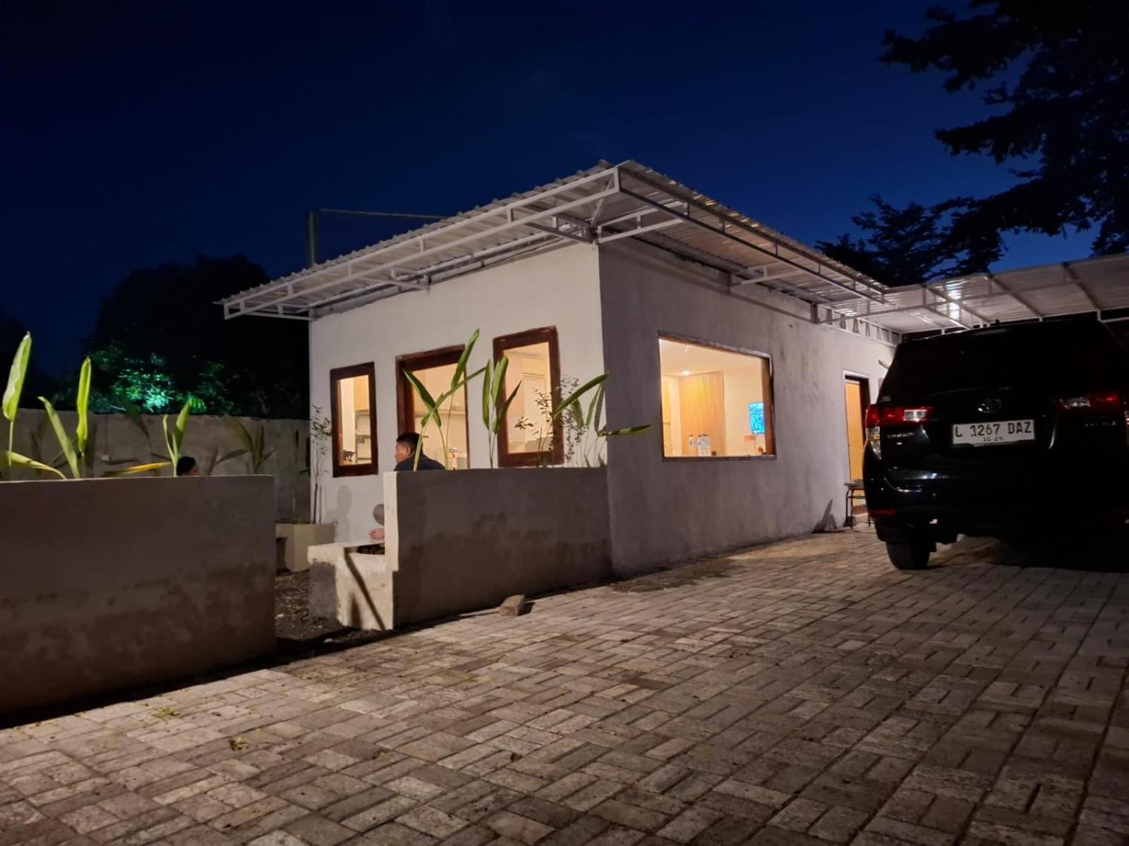 Mayeka Transit Hostel Bandara Internasional Lombok 普拉亚 外观 照片