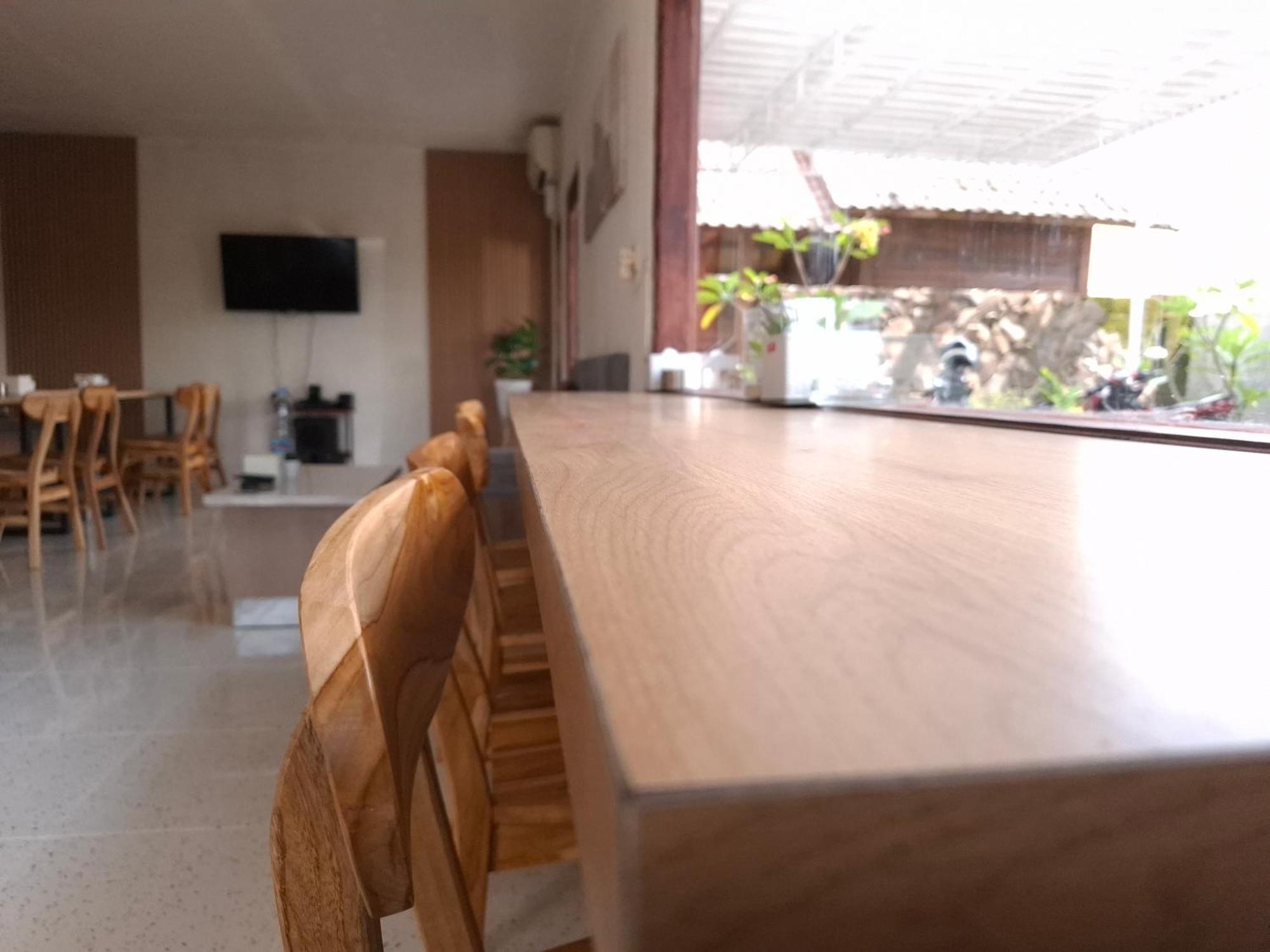 Mayeka Transit Hostel Bandara Internasional Lombok 普拉亚 外观 照片