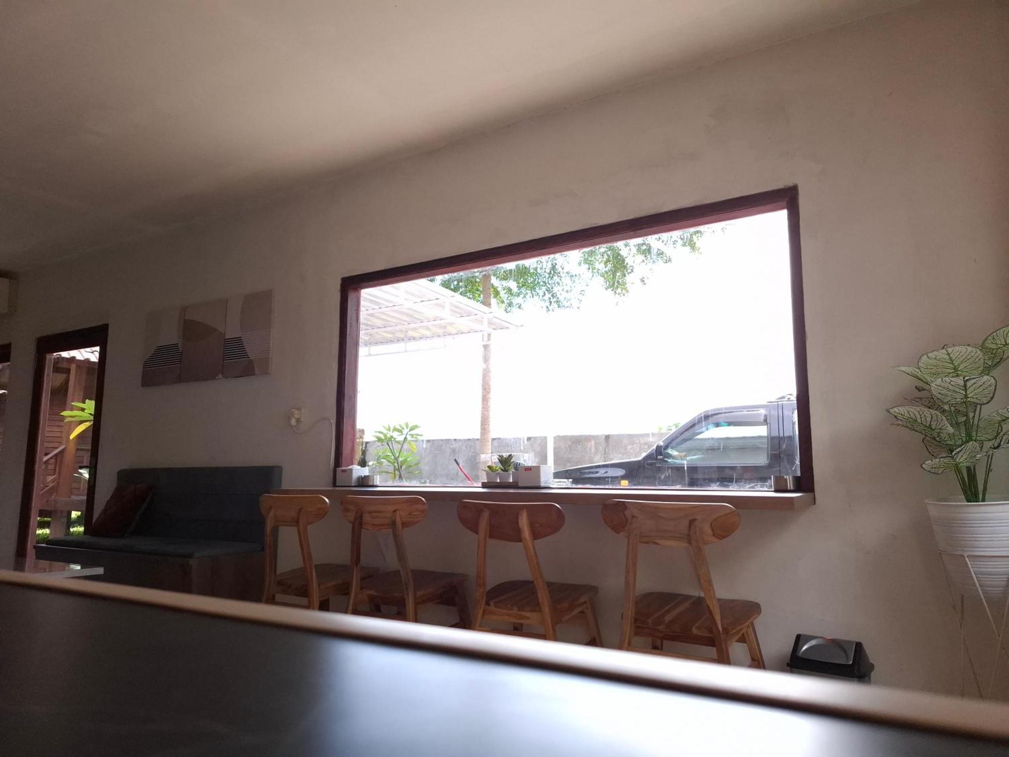 Mayeka Transit Hostel Bandara Internasional Lombok 普拉亚 外观 照片